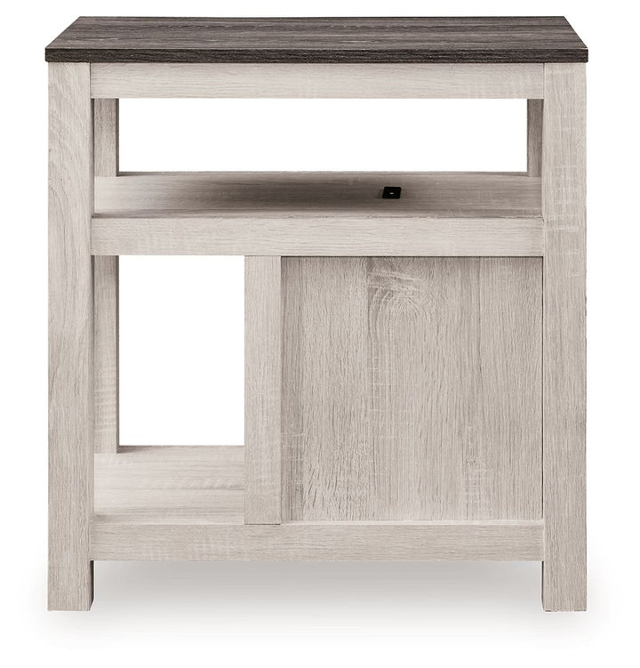 Fendenmore - Chair Side End Table