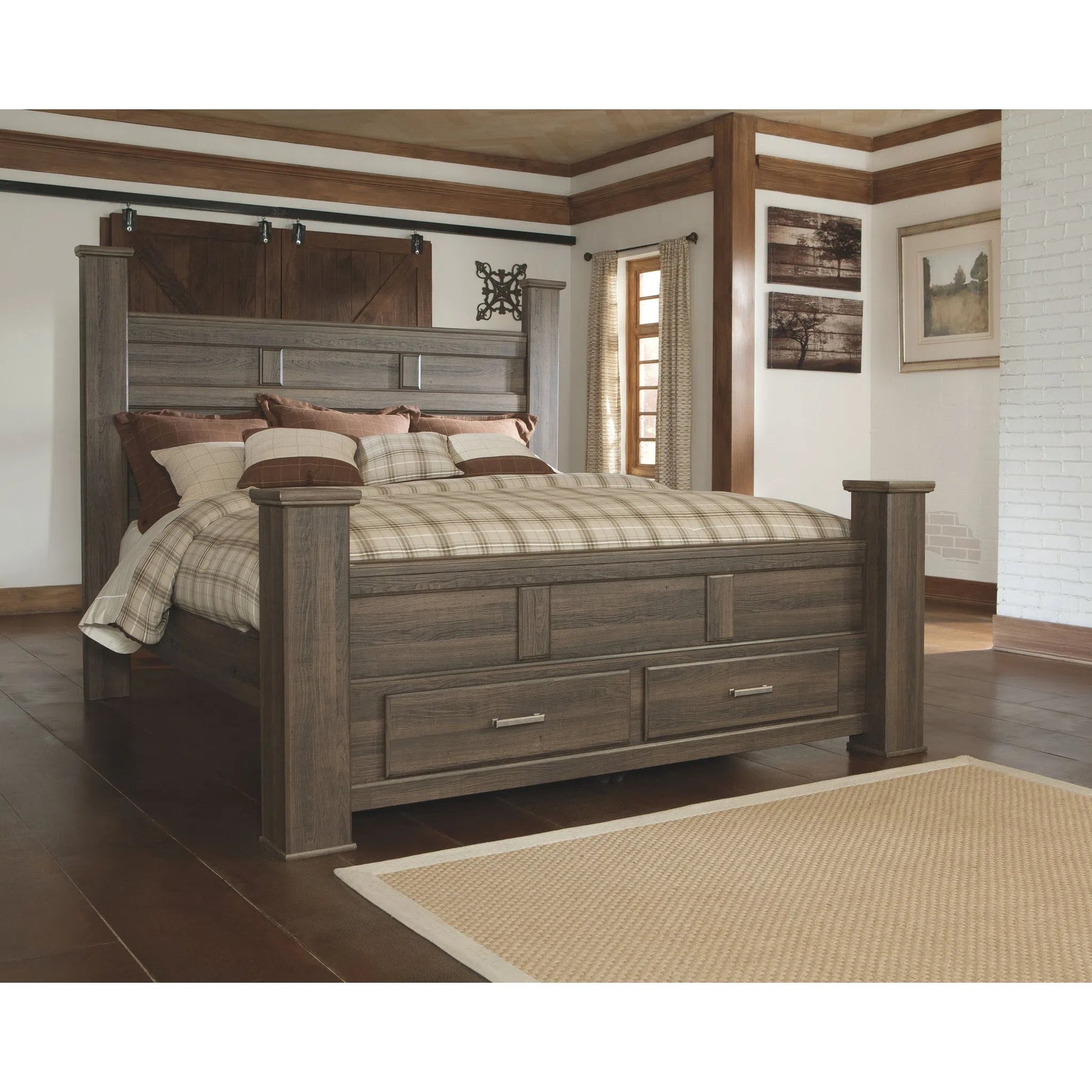 Juararo queen poster bed with outlet 2 storage drawers