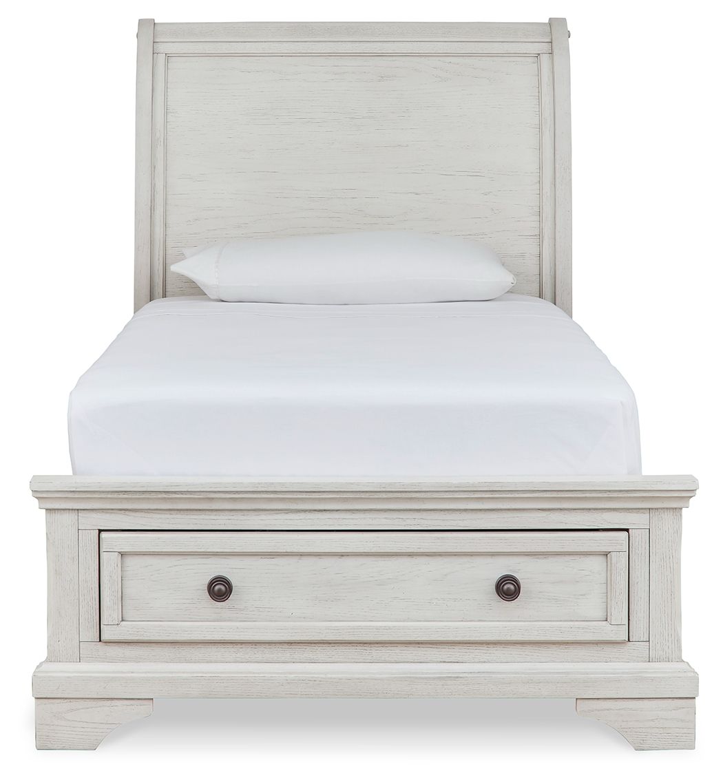 Robbinsdale - Sleigh Bed