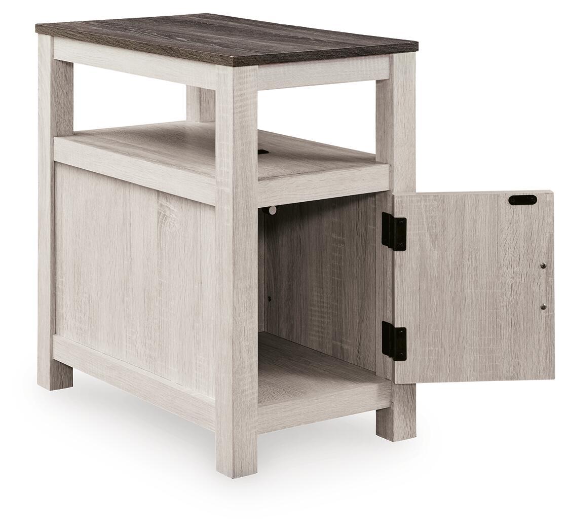 Fendenmore - Chair Side End Table