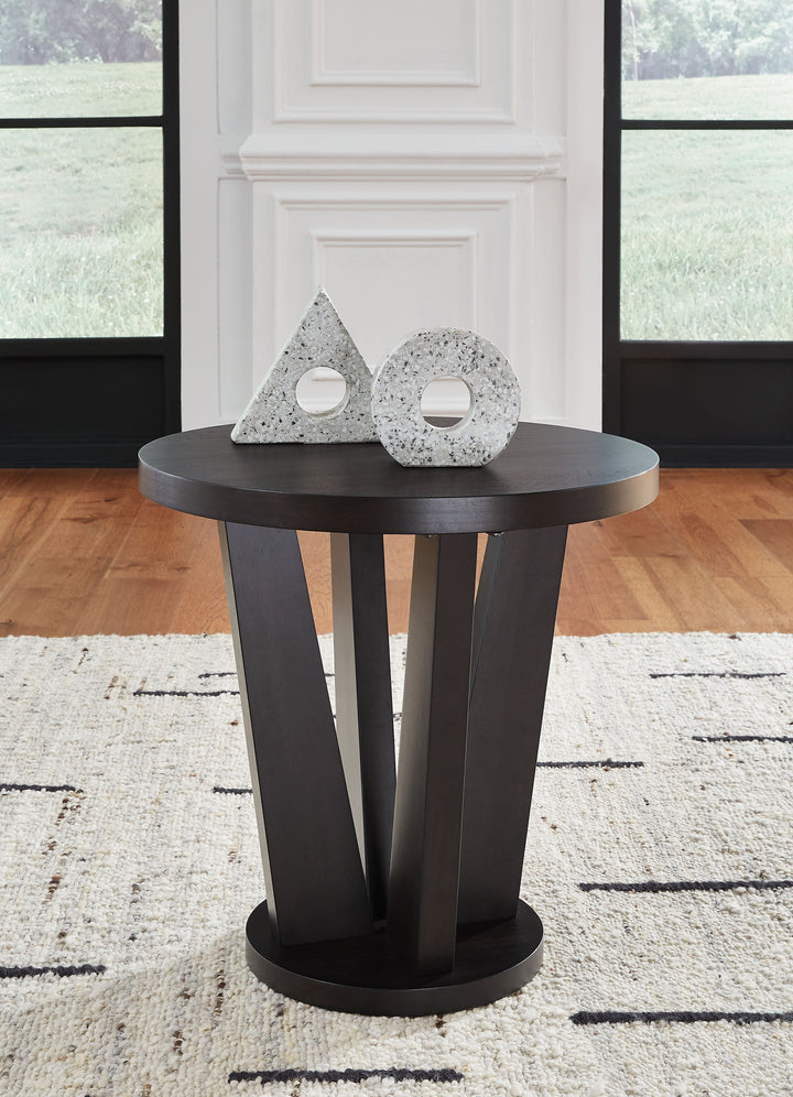 Chasinfield - Dark Brown - Round End Table