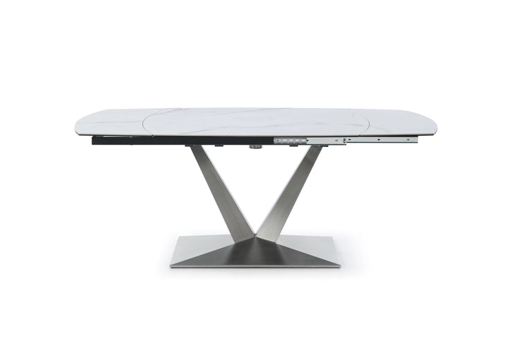 Solana Dining Table - D445100440