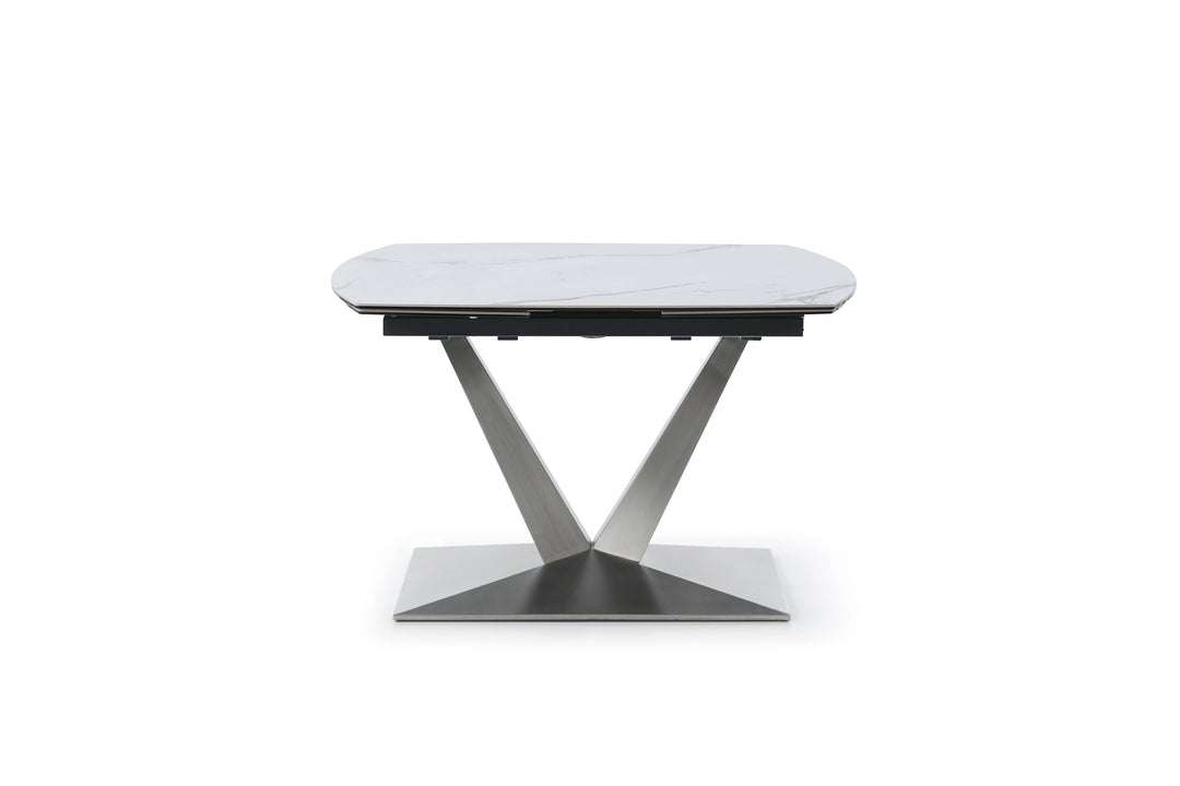 Solana Dining Table - D445100440