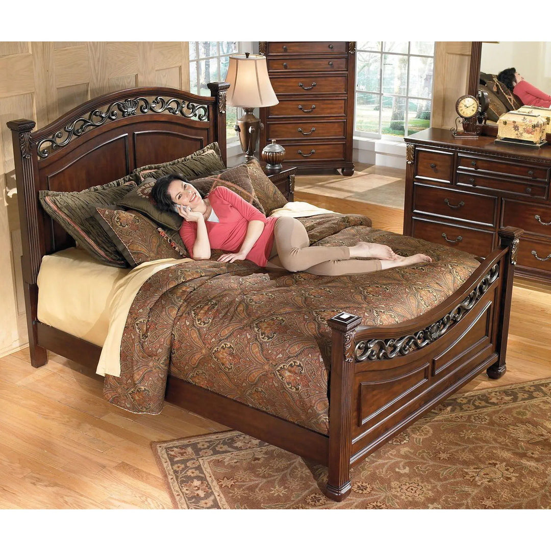 Ashley furniture leahlyn bedroom set deals