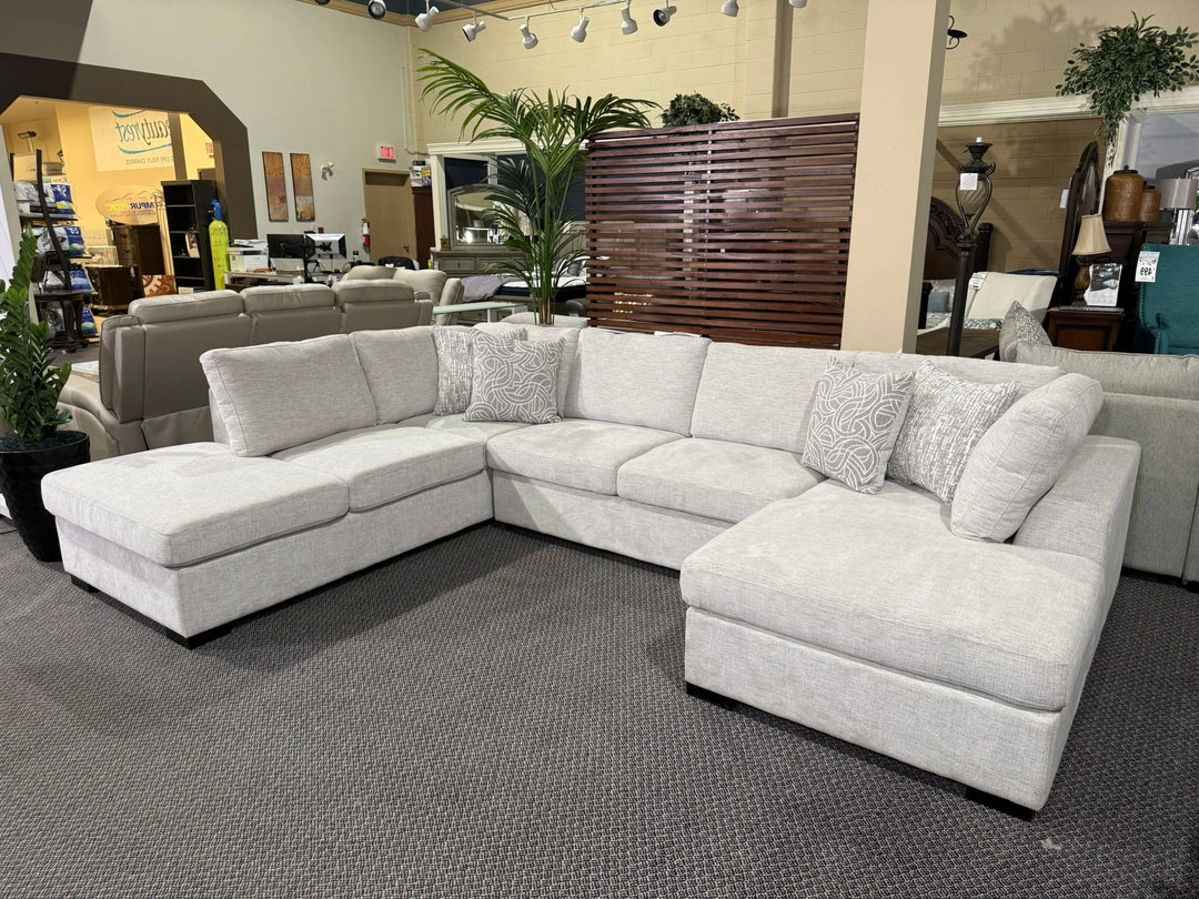 Noah Large Sectional with Pull Out