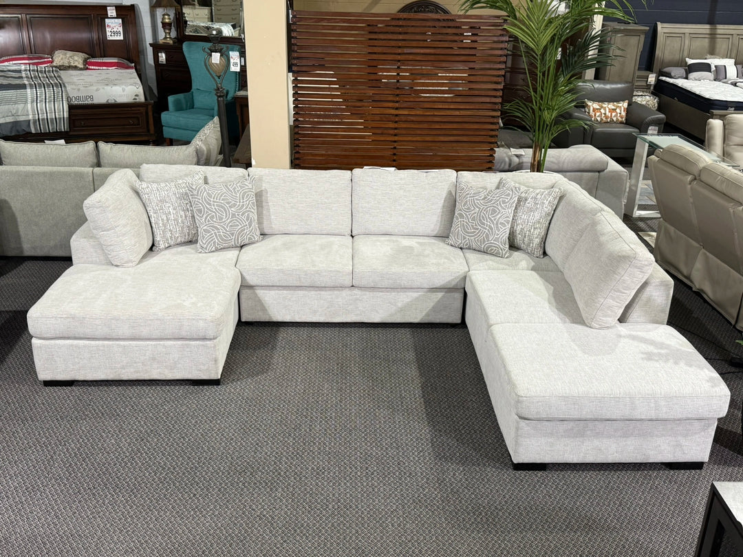 Noah Large Sectional with Pull Out