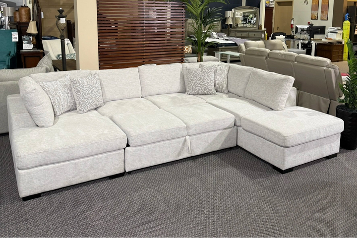 Noah Large Sectional with Pull Out