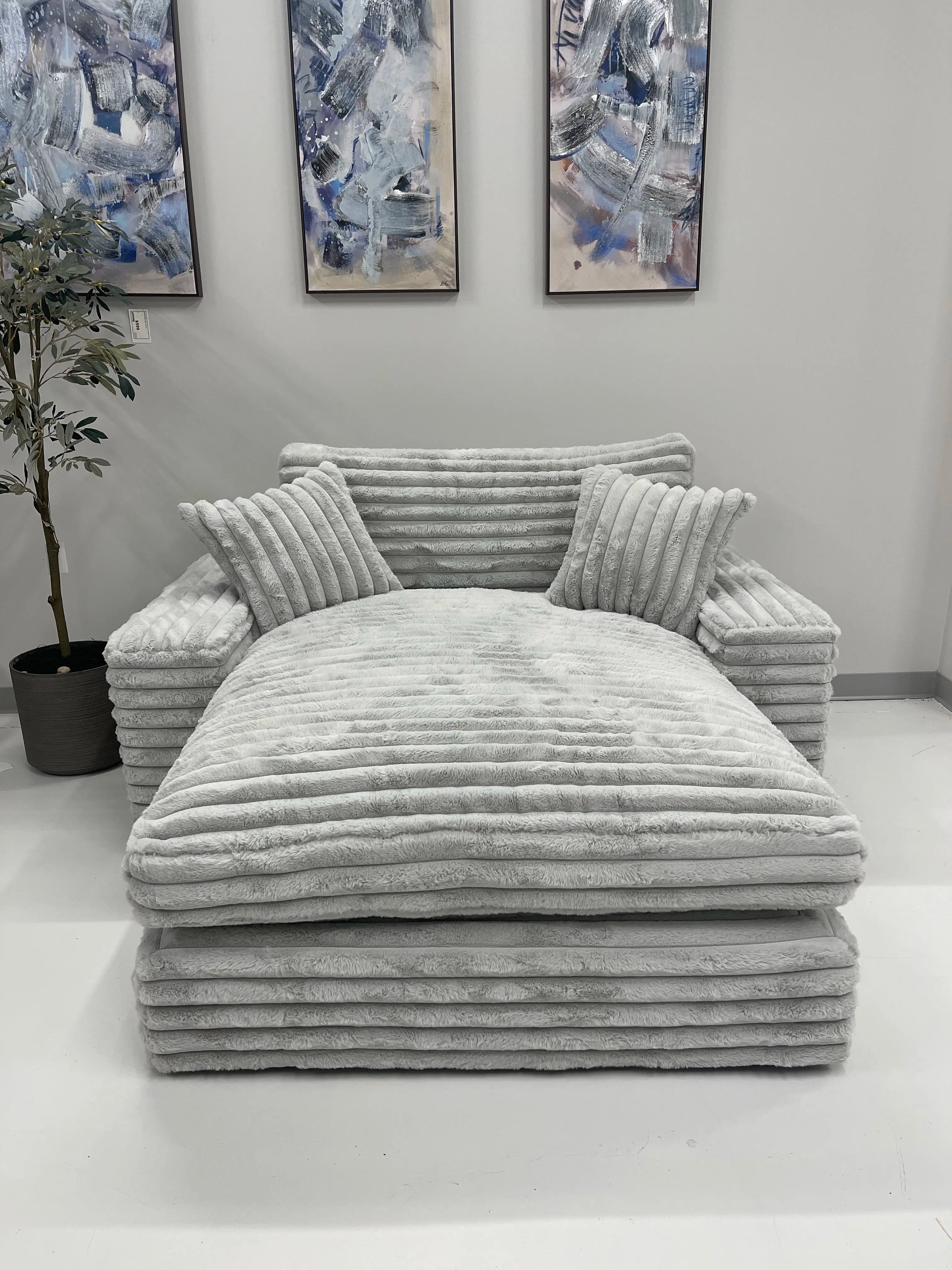 Large Lounge Chair - Canadian Made - Ravello