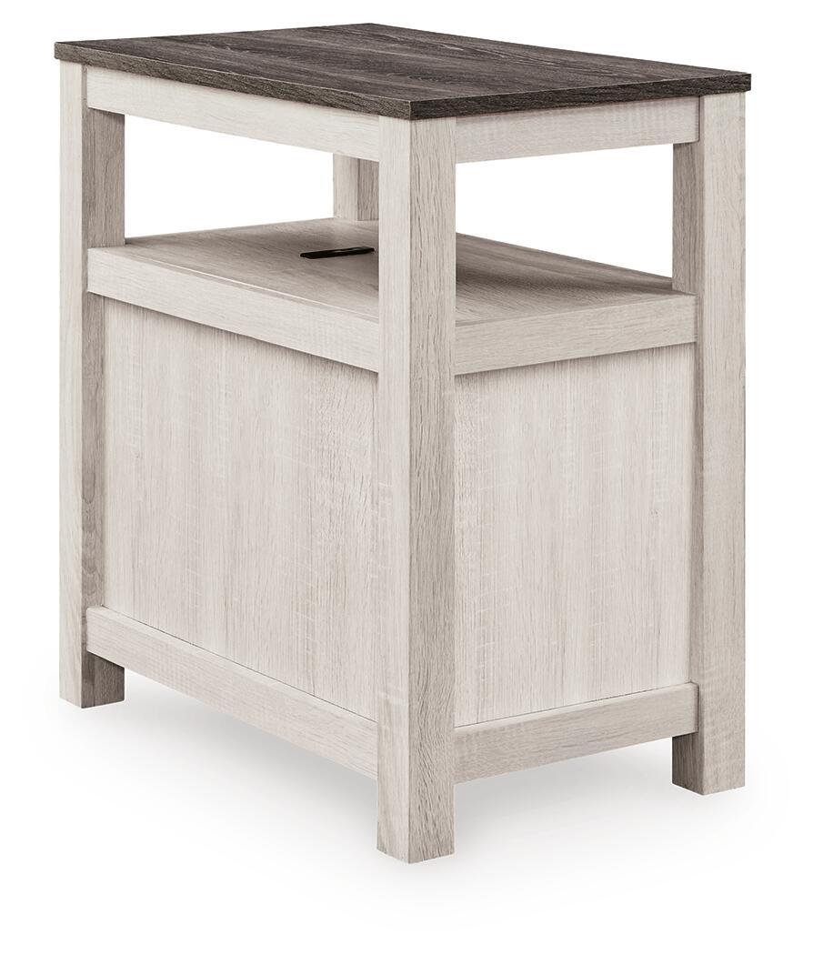 Fendenmore - Chair Side End Table