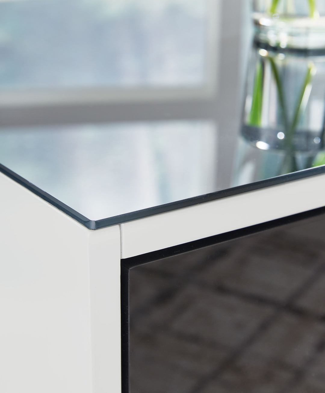 Gardoni - White / Black - Rectangular End Table