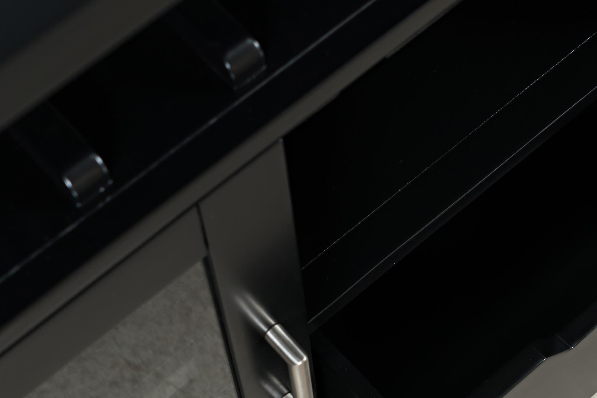 Urban Icon Black Server